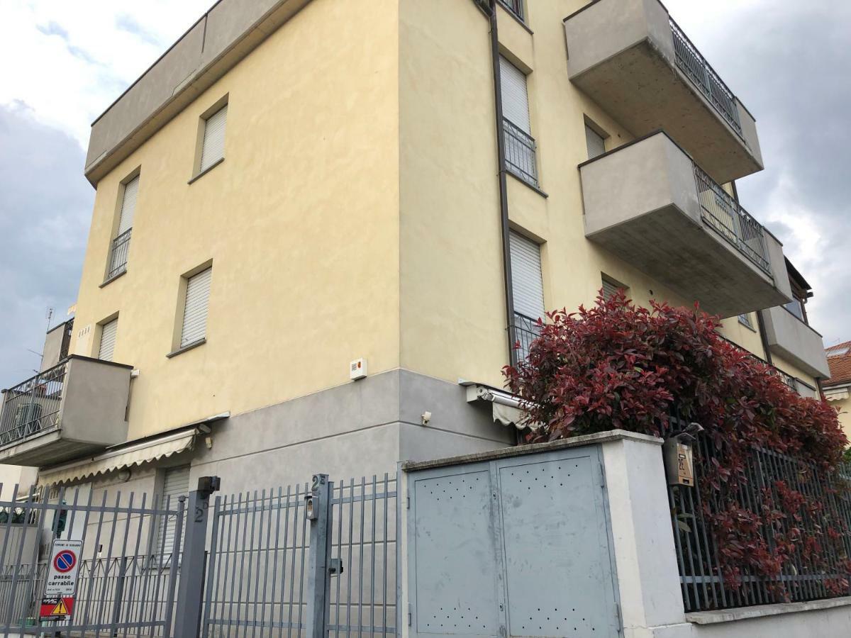 Bergamo Easy Airport Apartment Exterior photo